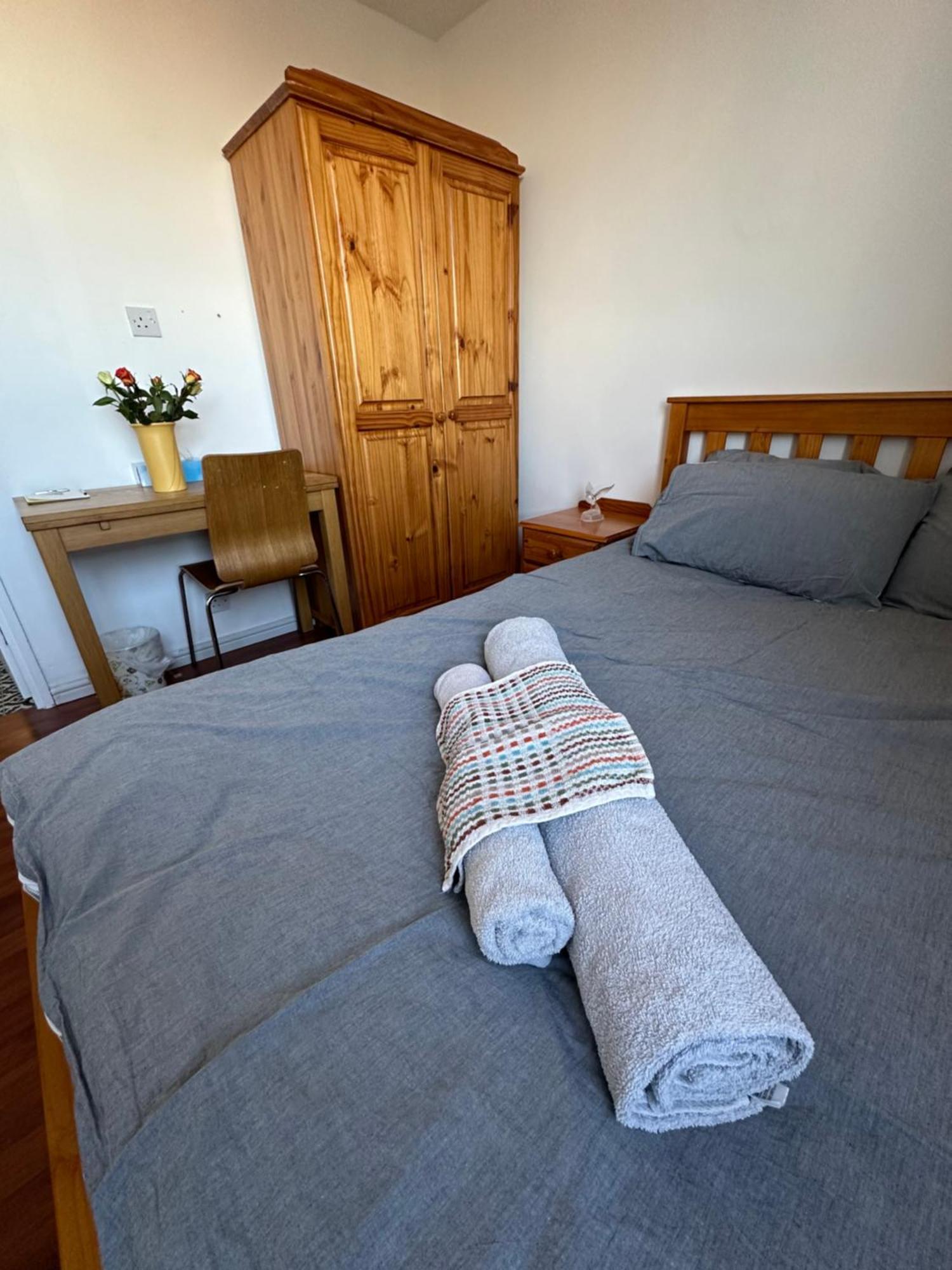 Bed and Breakfast Elkington Point Лондон Екстер'єр фото